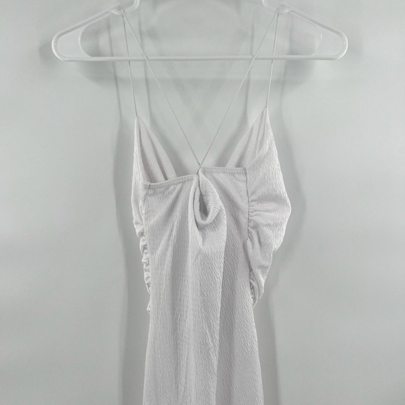 PrettyLittleThing white crinkled texture ruched cowl neck dress 4 - Picture 4 of 8